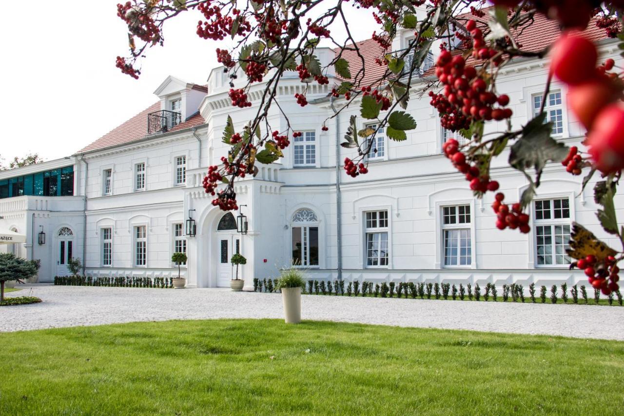 Palac Na Opieszynie Września エクステリア 写真